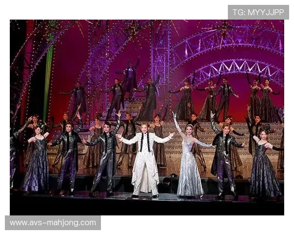 Royel Otis在LIV Golf Adelaide现场表演,为赛场夜晚增添激情旋律