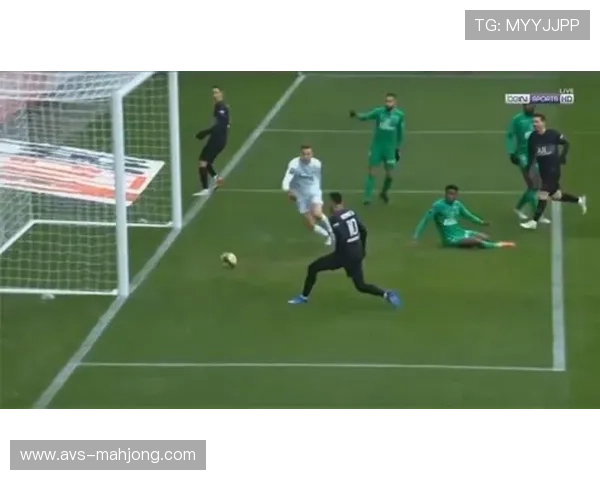 “巴洛贡开场18分钟梅开二度,摩纳哥一度两球领先巴黎”